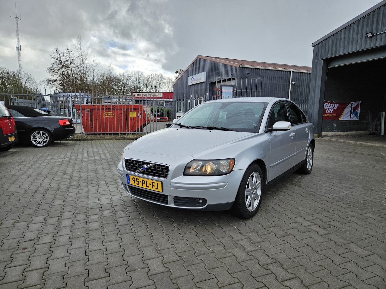 Volvo S40 - 2.4i Momentum Goed rijdende en zeer nette auto, Airco, Electr pakket, Apk 04-12-2025. - AutoWereld.nl