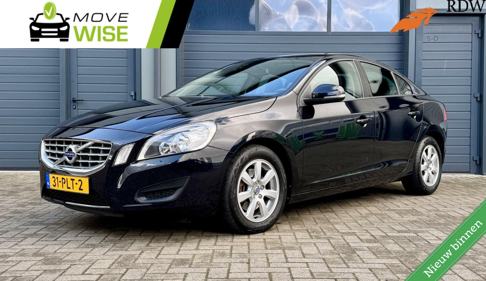 Volvo S60 - T4 180pk Momentum | Nw. Model | AUTOMAAT | Lage KM Stand | Trekhaak | 1e Eigenaar | Dealer - AutoWereld.nl