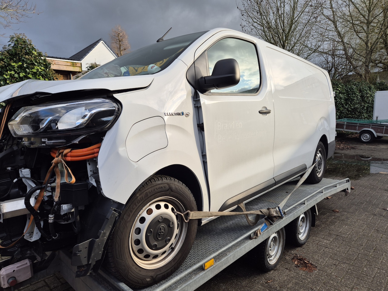 Toyota ProAce Electric Worker - Live Extra Range Long 75 kWh 9.250km voorschade verrijdbaar l3h1 extra long trekhaak camer - AutoWereld.nl