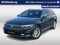 Volkswagen Passat Variant - 1.4 TSI PHEV GTE Business, Pano / 17'' LM / Camera 360 / Suede Bekleding