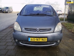 Citroën Xsara Picasso - 1.8i-16V Différence 2