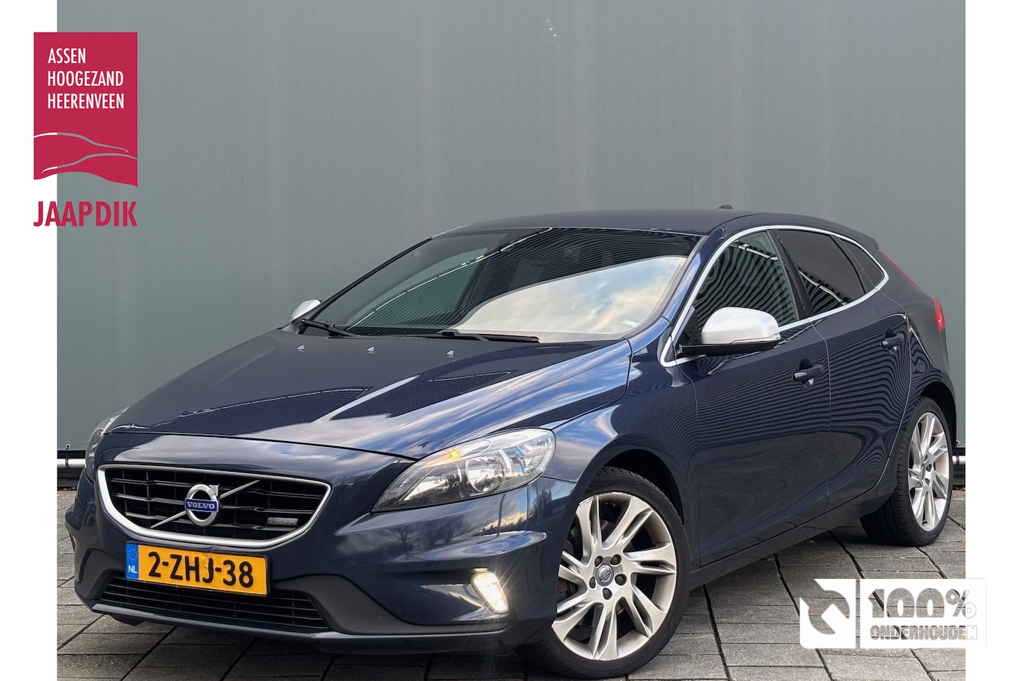 Volvo V40 - BWJ 12-2014 | 2.0 D4 190PK R-DESIGN | NAVI | STOELVERW | LEER | TREKHAAK | CRUISE | - AutoWereld.nl