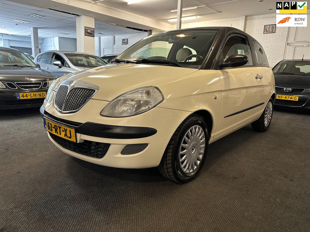 Lancia Y(psilon) - Ypsilon 1.2-16V Platino/Airco/Nw koppelingsplaten/ nw apk - AutoWereld.nl