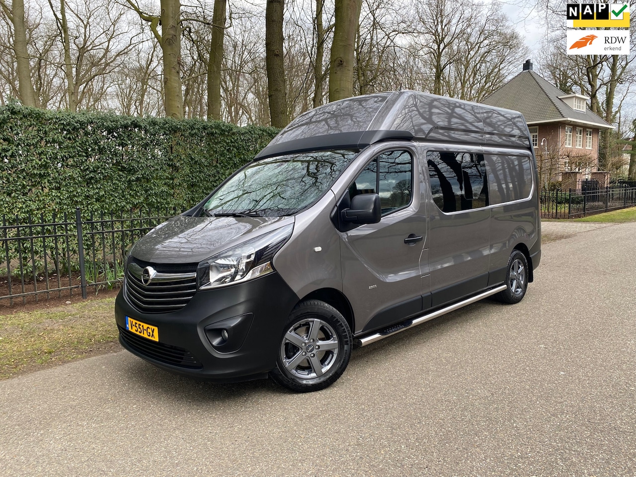 Opel Vivaro - L2H2 146PK Airco Trekhaak 1e Eigenaar Als Nieuw! - AutoWereld.nl