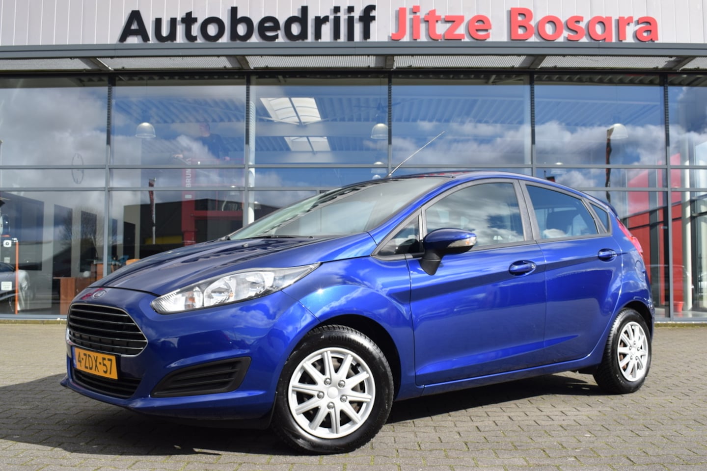 Ford Fiesta - 1.6 TDCi 5Drs Style Airco | Full Map Navi | Telefonie | Isofix - AutoWereld.nl