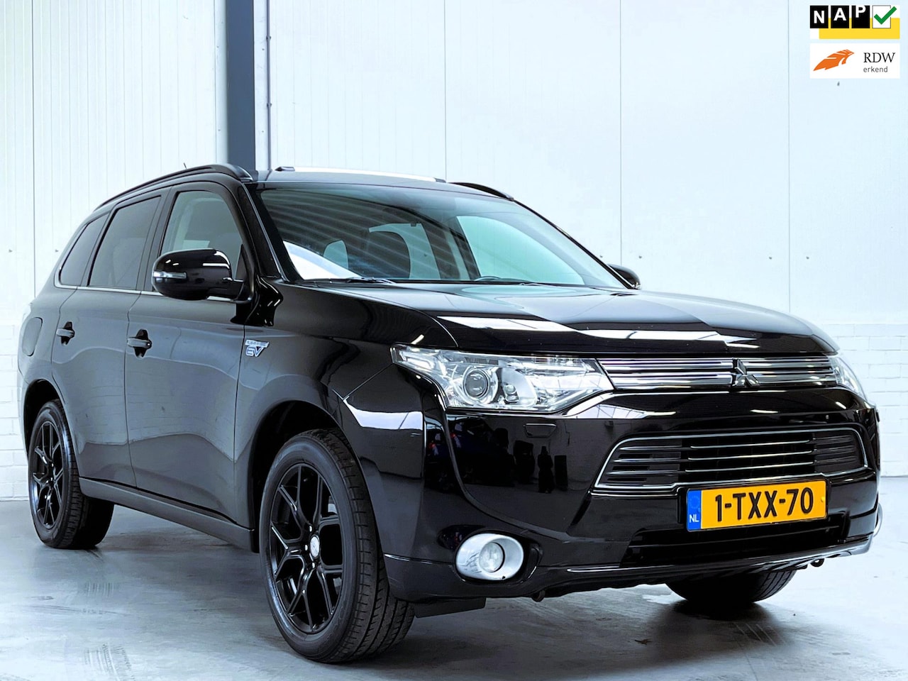 Mitsubishi Outlander - 2.0 PHEV instyle 2.0 PHEV Instyle+ - AutoWereld.nl