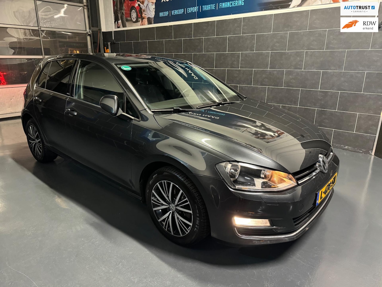 Volkswagen Golf - 1.6 TDI ALLSTAR - DSG - Camera - Navi - AIRCO - LM VELGEN - Nw APK en Beurt. - AutoWereld.nl