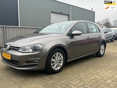 Volkswagen Golf - 1.0 TSI Trendline