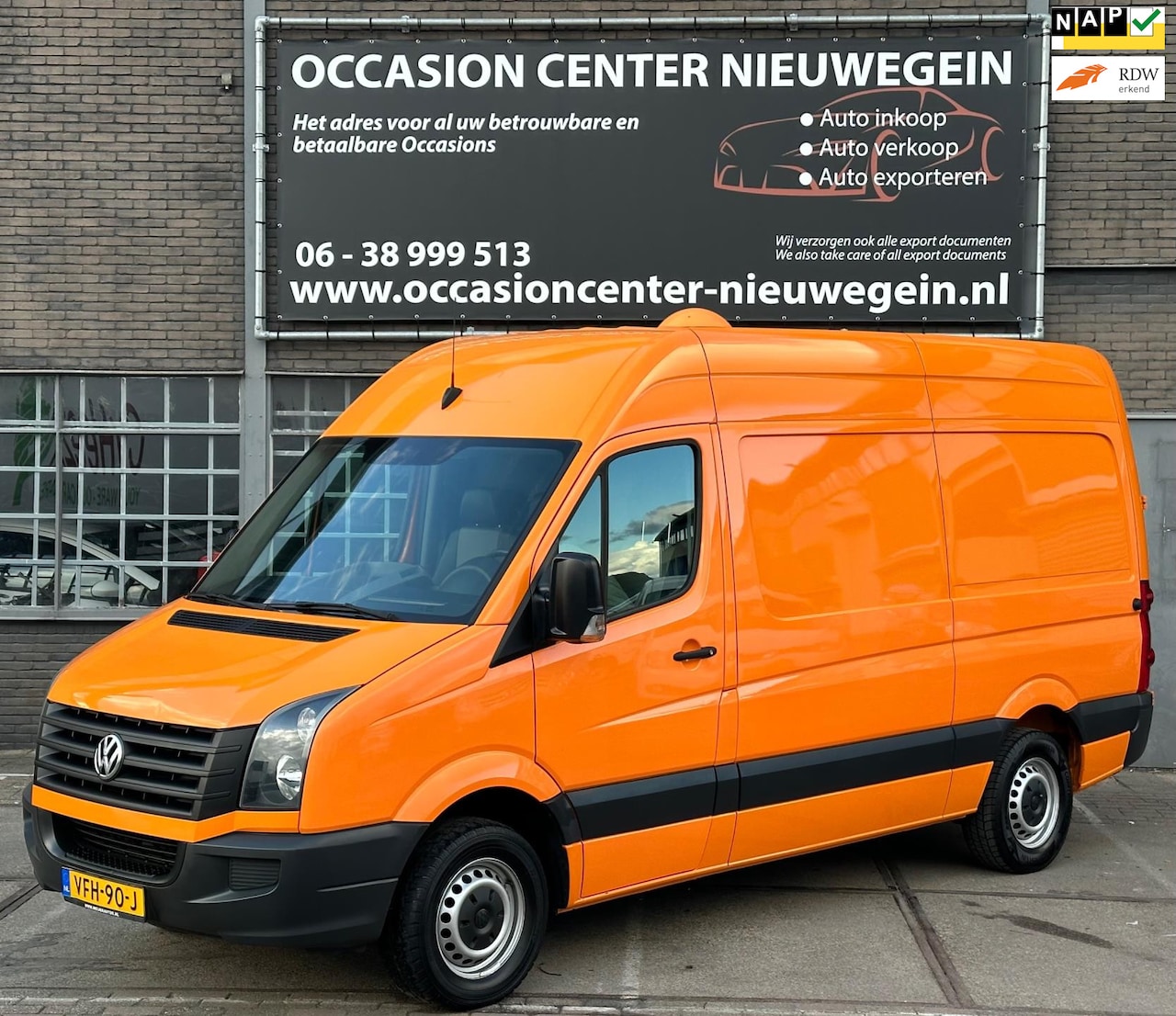 Volkswagen Crafter - 46 2.0TDI L2H2 2017 EURO6/AIRCO/NETTE BUS - AutoWereld.nl