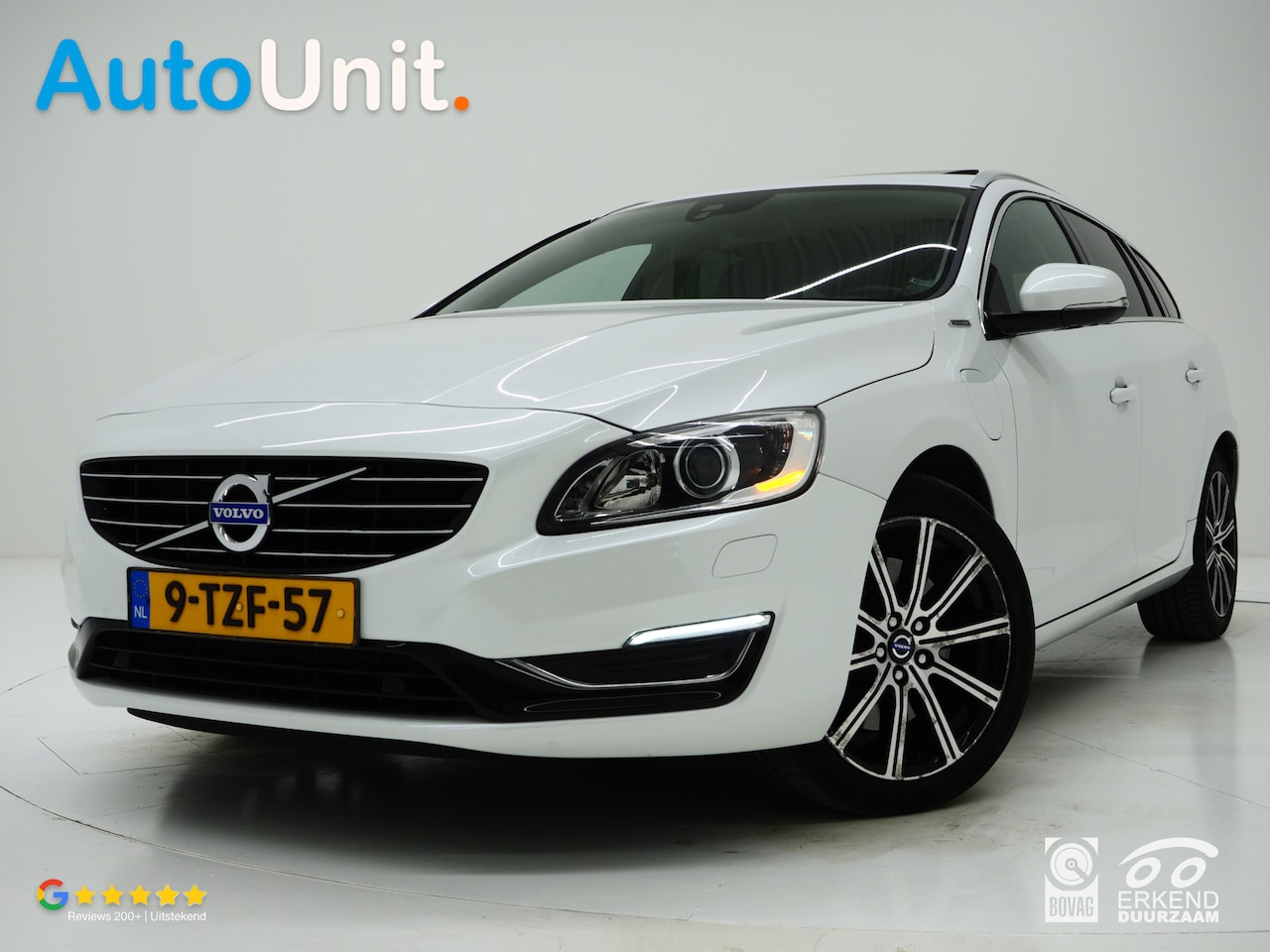 Volvo V60 - 2.4 D6 AWD Plug-In Hybrid Summum | Schuifdak | Xenon | Stoelverwarming | Camera | - AutoWereld.nl