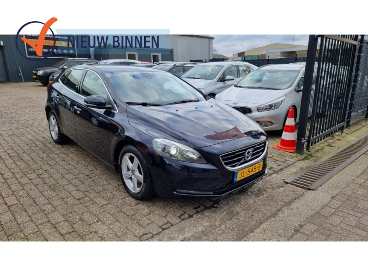 Volvo V40 - 2.0 D2 Nordic 2.0 D2 Nordic+ - AutoWereld.nl