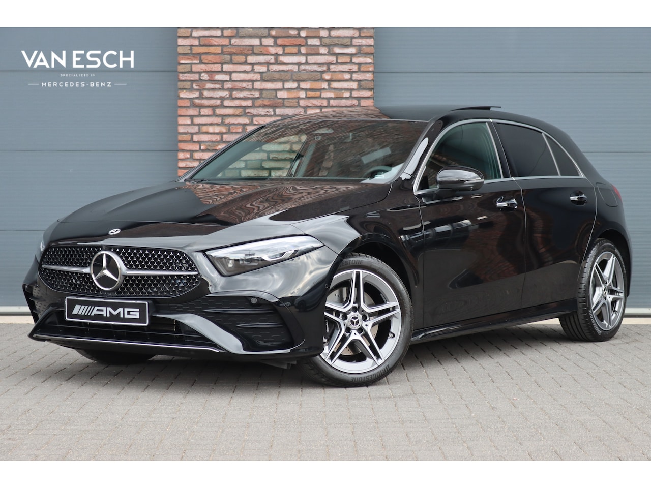 Mercedes-Benz A-klasse - 250 e AMG Line Premium+ Aut8 | Panoramadak | Memory | HUD | Distronic | Verwarmd Stuurwiel - AutoWereld.nl