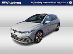 Volkswagen Golf - 1.4 eHybrid 245pk DSG GTE / Panorama dak / 18 Inch / IQ light / Zwenkbare trekhaak /