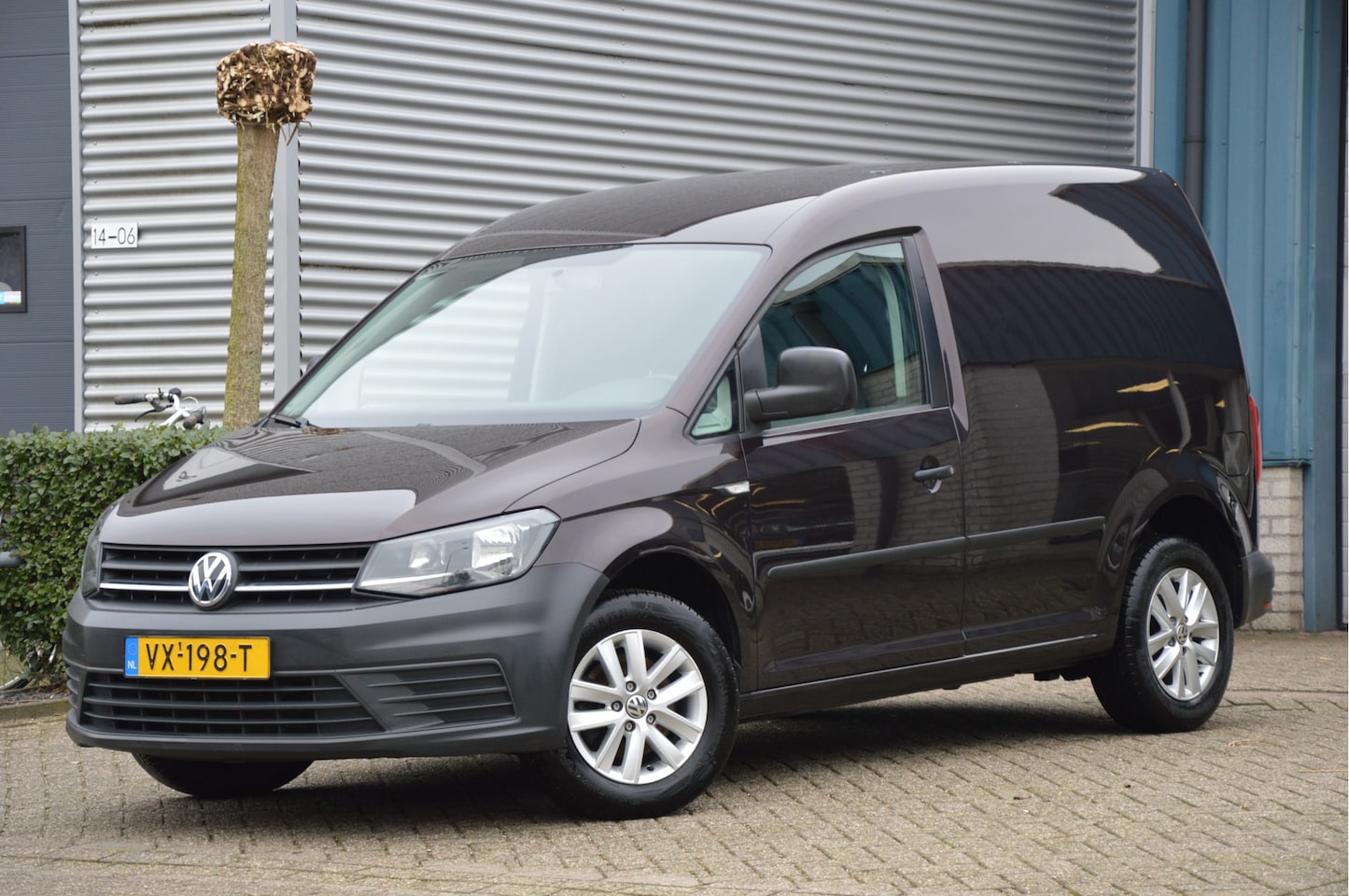 Volkswagen Caddy - 1.6 TDI L1H1 Trendline AIRCO | LM.VELGEN | TREKHAAK | AUDIO | ELEC.RAMEN | ENZ - AutoWereld.nl