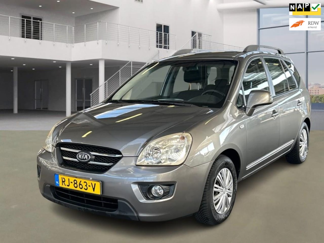 Kia Carens - 2.0 CVVT X-tra 2.0 CVVT X-tra - AutoWereld.nl