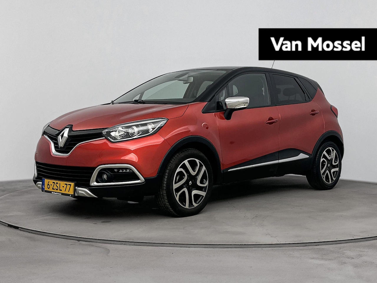 Renault Captur - 0.9 TCe Helly Hansen | Trekhaak | Stoelverwarming | Leder | Navigatie | Climate Control - AutoWereld.nl