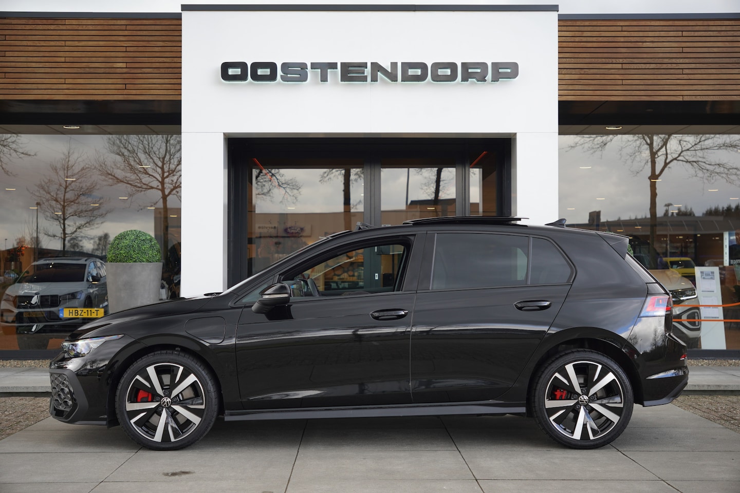 Volkswagen Golf - 1.5/272pk eHybrid GTE|2024|Panoramada|Leer+Memory|Matrix LED|Trekhaak|18"LMV|Cruise+ACC|PD - AutoWereld.nl