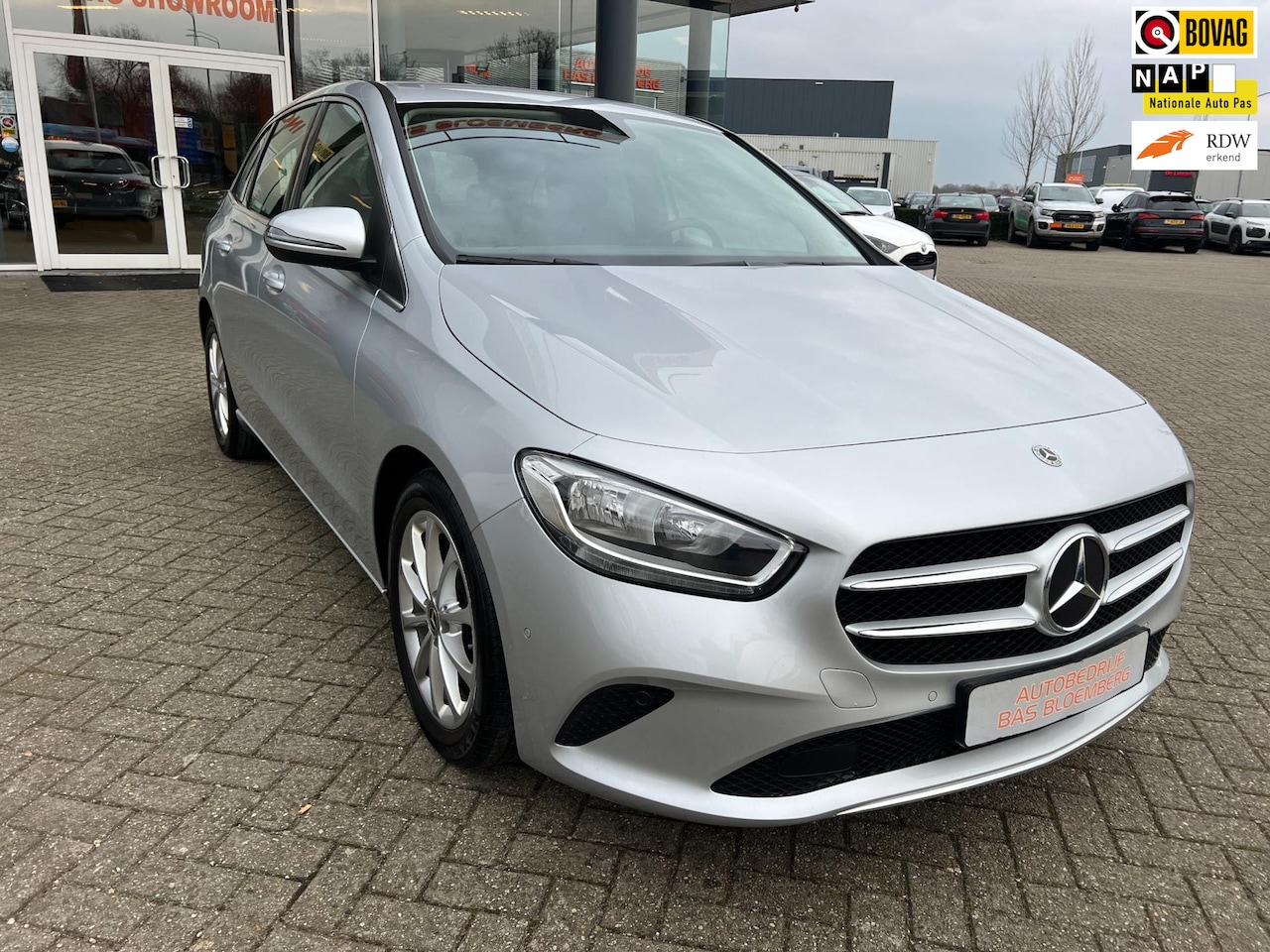 Mercedes-Benz B-klasse - 180 Automaat, Navi, apple carplay, clima, lm velgen, etc. - AutoWereld.nl