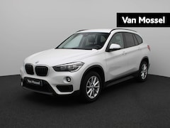 BMW X1 - sDrive16d Executive | STOELVERWARMING | NAVIGATIE | AIRCO | PARKEERSENSOREN VOOR + ACHTER