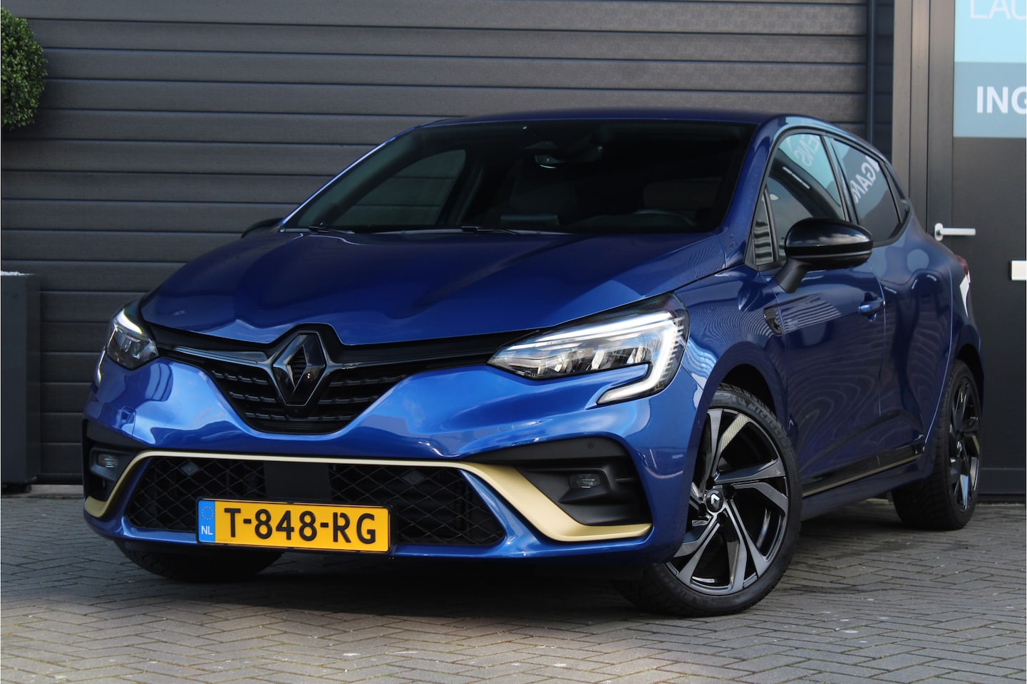 Renault Clio - 1.6 E-Tech Hybrid 145 E-Tech Engineered | 360 Camera | Stoelverw. | ACC - AutoWereld.nl