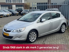 Opel Astra - 1.4 Turbo Cosmo 5 deurs 120PK Navi l Cruise l Trekhaak l PDC V+A l Leer DEALER OH l TOPSTA