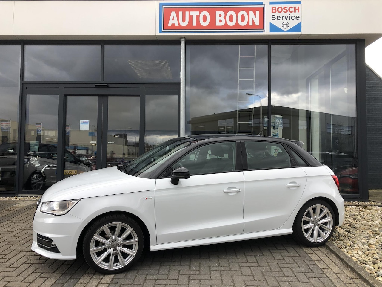 Audi A1 Sportback - 1.0TFSi 95PK ADRENALIN : ECC AIRCO/NAVI/BT/2TONE/ KM=NAP - NL AUTO - - AutoWereld.nl