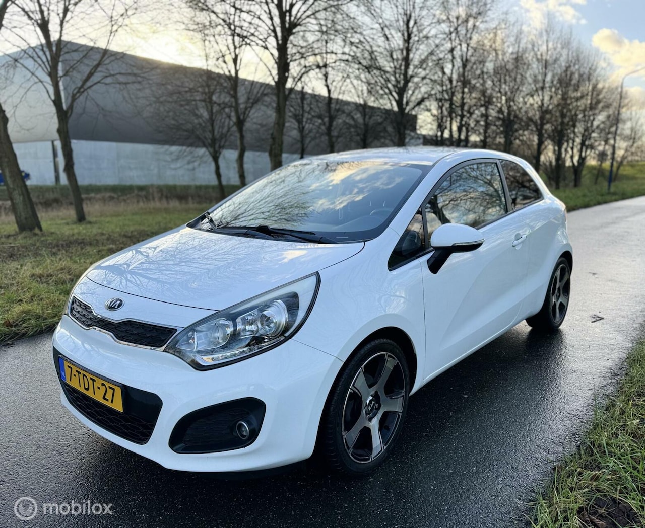 Kia Rio - 1.2 CVVT Plus Pack * NEW APK 01/26 * NAP * TREKHAAK - AutoWereld.nl