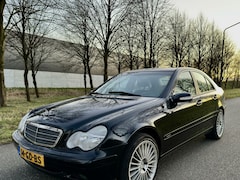 Mercedes-Benz C-klasse - 180 - NEW APK - AUTOMAAT - NAP - SCHERM