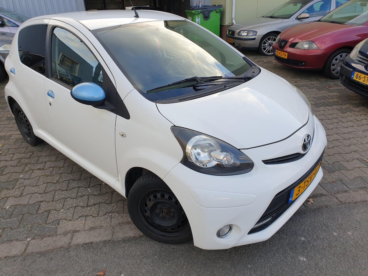 Toyota Aygo - 1.0 VVT-i Dynamic Blue 1.0 VVT-i Dynamic Blue - AutoWereld.nl