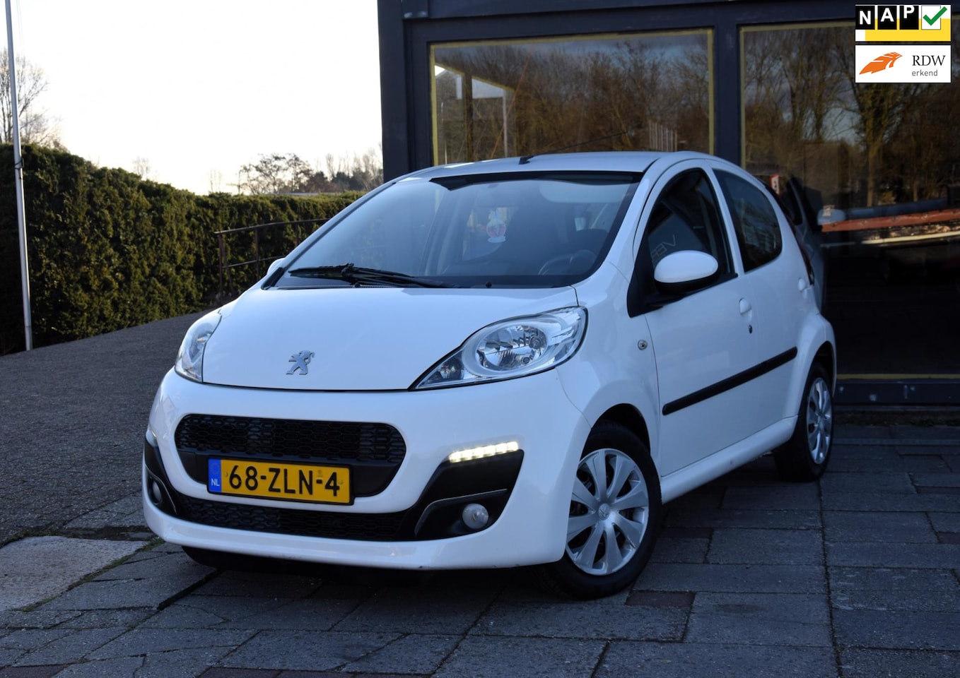 Peugeot 107 - 1.0 Active 1.0 Active - AutoWereld.nl