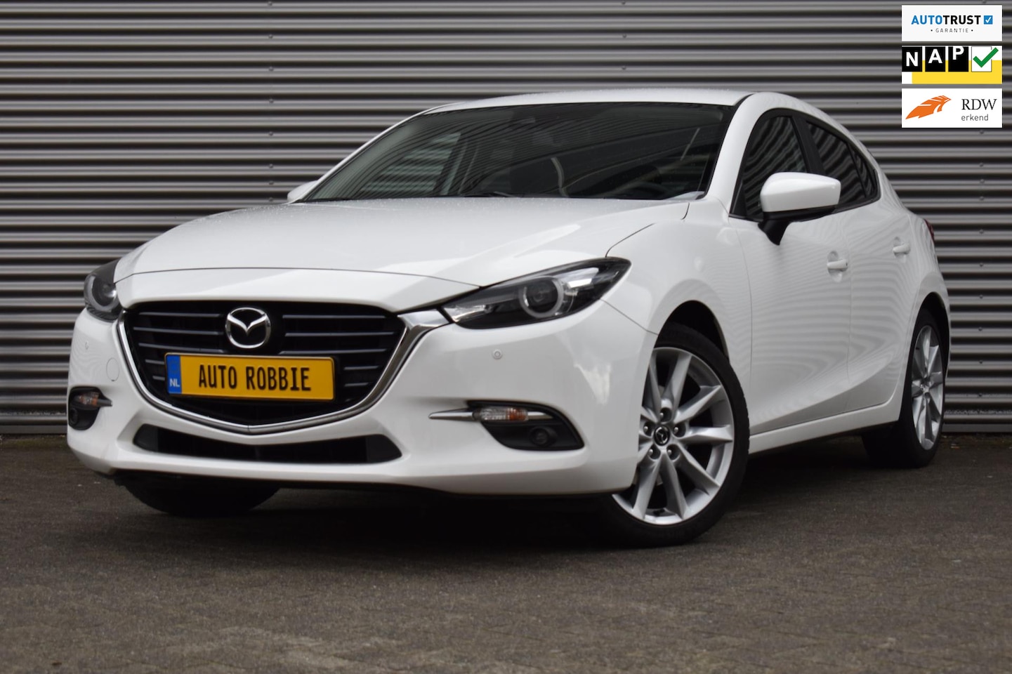 Mazda 3 - 2.0 SkyActiv-G 120-PK, Airco, Ecc, Cruise, Navi, Camera. - AutoWereld.nl