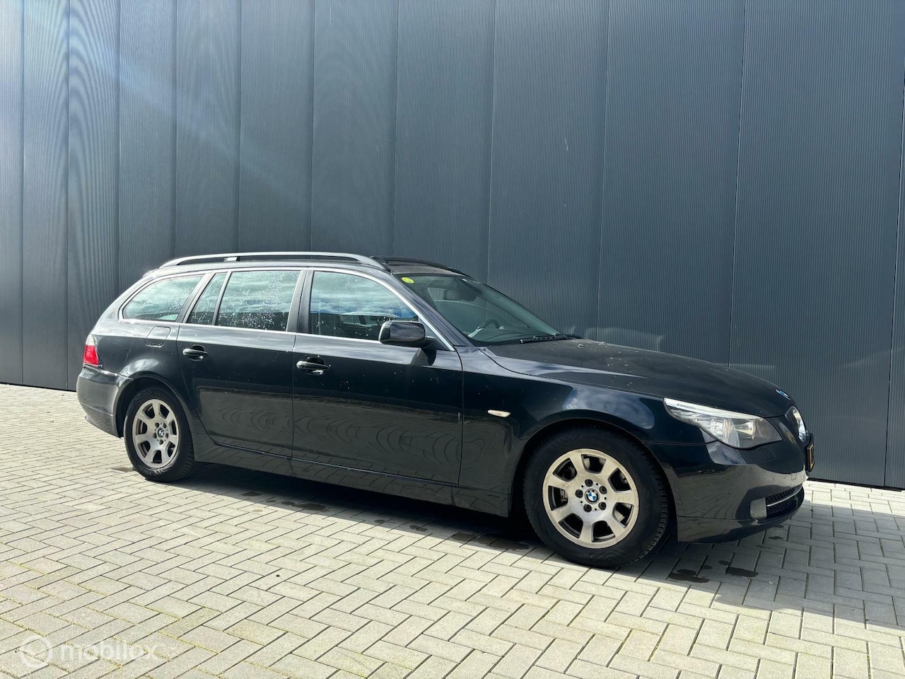 BMW 5-serie Touring - 525i Panodak zwart leer 6 cylinder zwart - AutoWereld.nl