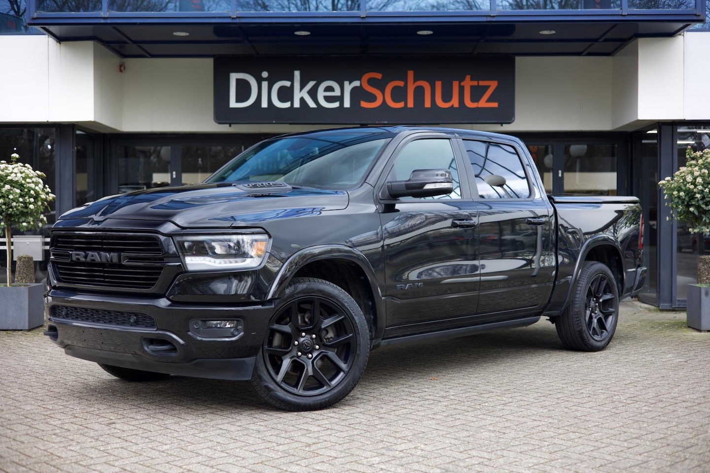 Dodge Ram 1500 - 5.7 V8 Crew Cab Laramie Night | 1e eigenaar! - AutoWereld.nl