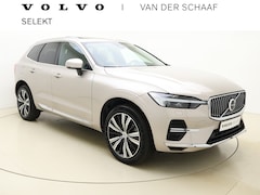 Volvo XC60 - T6 350pk AWD Core Bright / Panoramadak / Pilot Assist / Stoel/- en stuurverwarming / Trekh