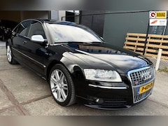 Audi A8 - 5.2 S8