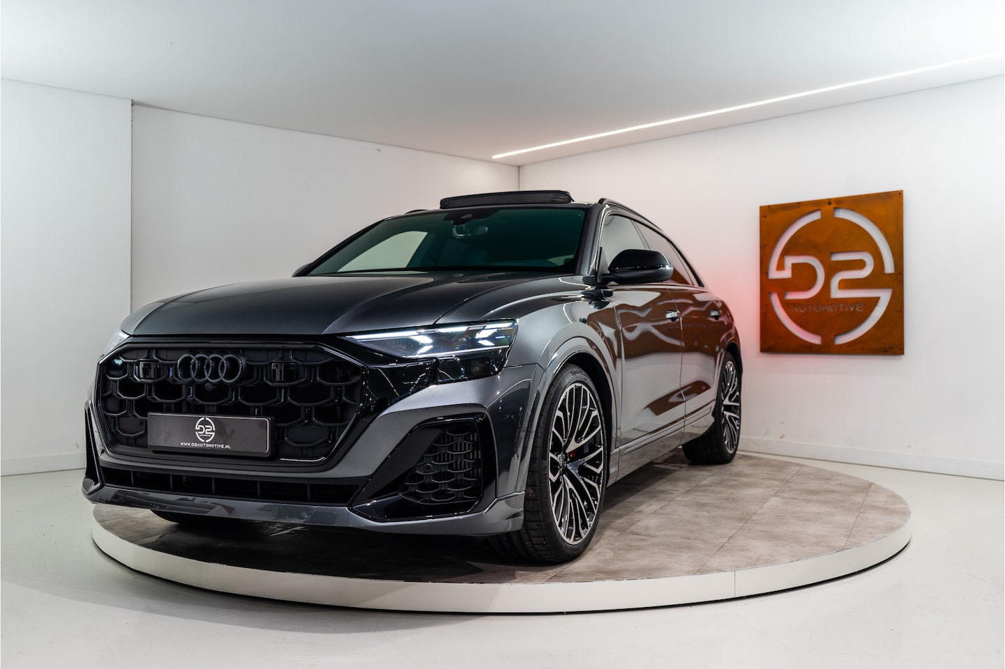 Audi Q8 - 60 TFSI E Quattro S-Edition Competition 490PK FACELIFT | NIEUW | 5 Jaar Garantie | BOMVOL! - AutoWereld.nl