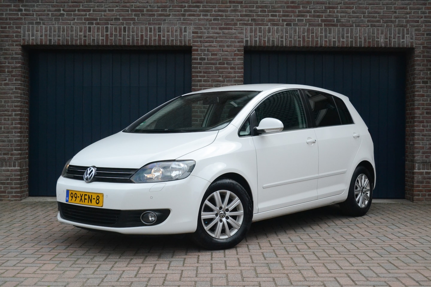 Volkswagen Golf Plus - 1.2 TSI Comfortline BlueMotion | Clima | Cruise | Trekhaak | Parkeersensoren - AutoWereld.nl