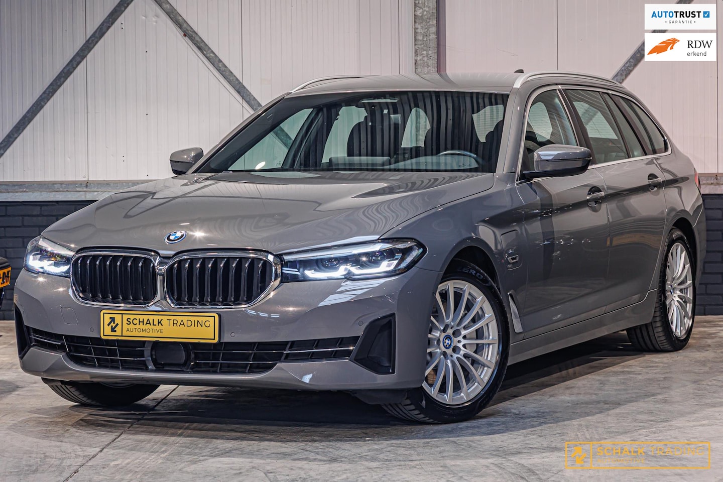 BMW 5-serie Touring - 530e Business Edition Plus|Cam|Trekhaak - AutoWereld.nl