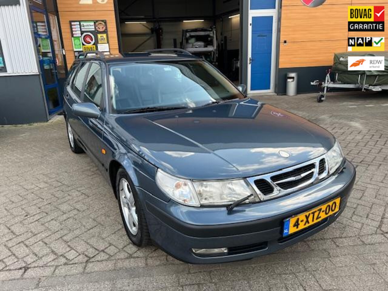 Saab 9-5 Estate - nieuwe apk beurt compleet gepoetst gereinigd cilinderkop gereviseerd 10 jaar bij ons in on - AutoWereld.nl