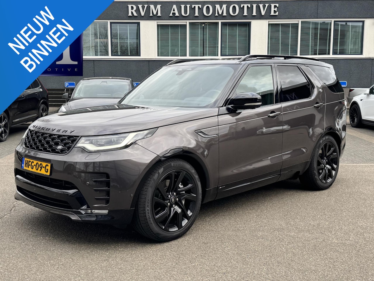 Land Rover Discovery - 3.0 D300 R-Dynamic SE 7p. | FACELIFT | PANO | 360 CAMERA | 7 PERSOONS - AutoWereld.nl