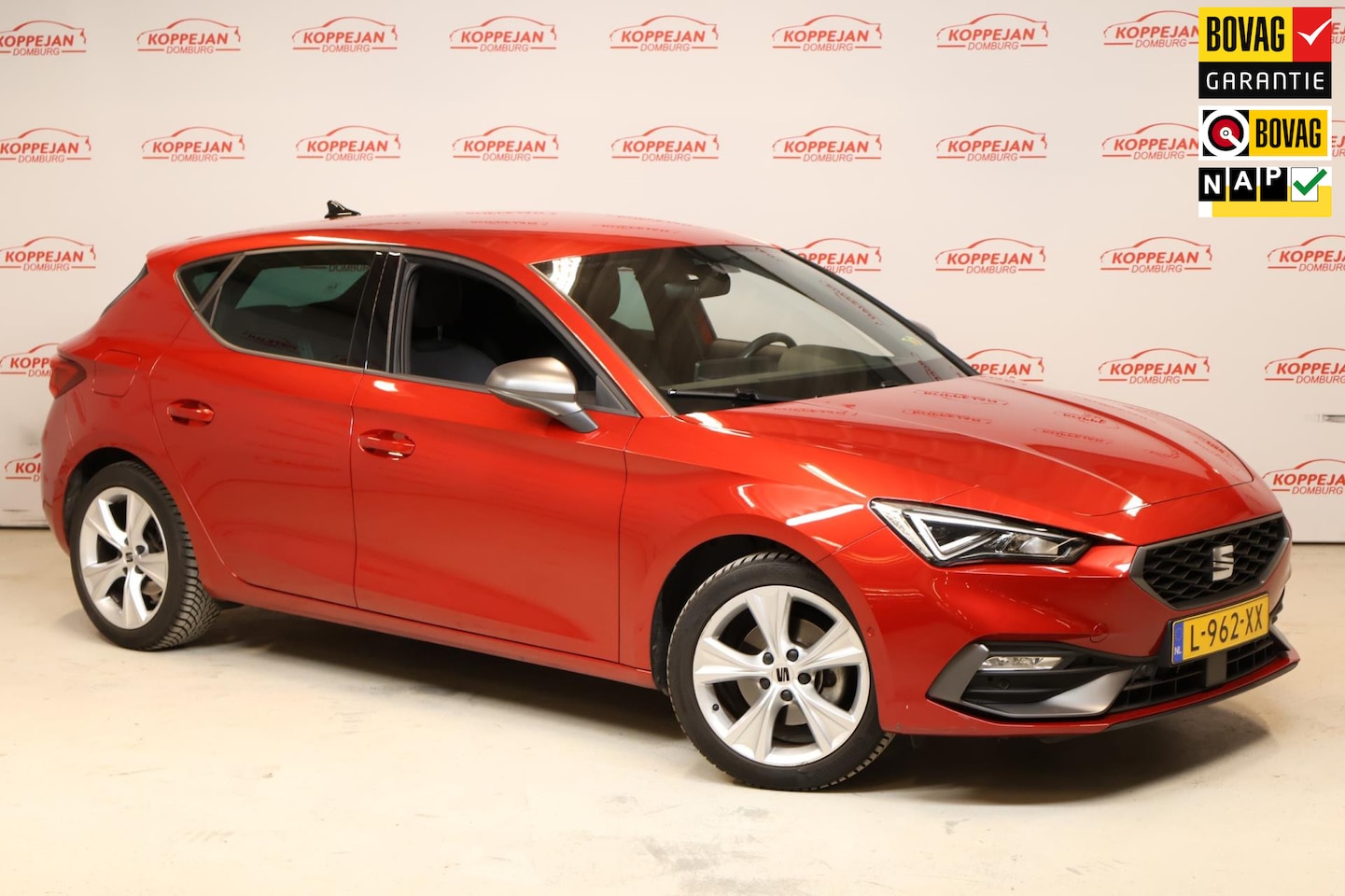 Seat Leon - 1.0 TSI FR Business Intense NL auto, LED, ACC, appconnect, keyless - AutoWereld.nl