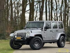 Jeep Wrangler Unlimited - 3.6 Sahara / DAB / Custom