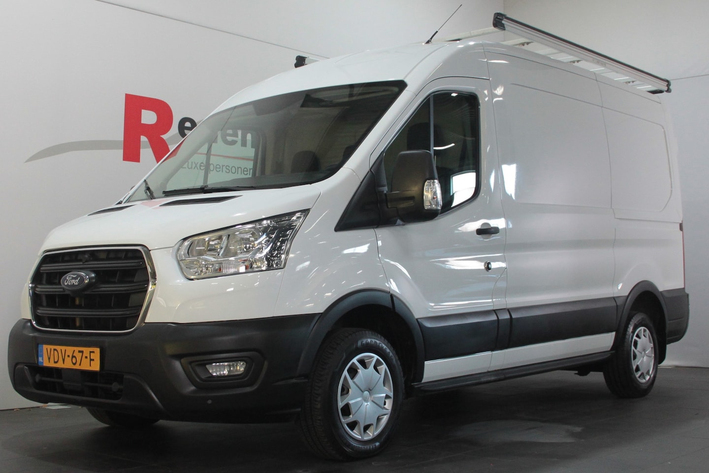 Ford Transit - 290 2.0 TDCI L2H2 Trend - Airco / PDC / Cruise / BT / Trekhaak - AutoWereld.nl