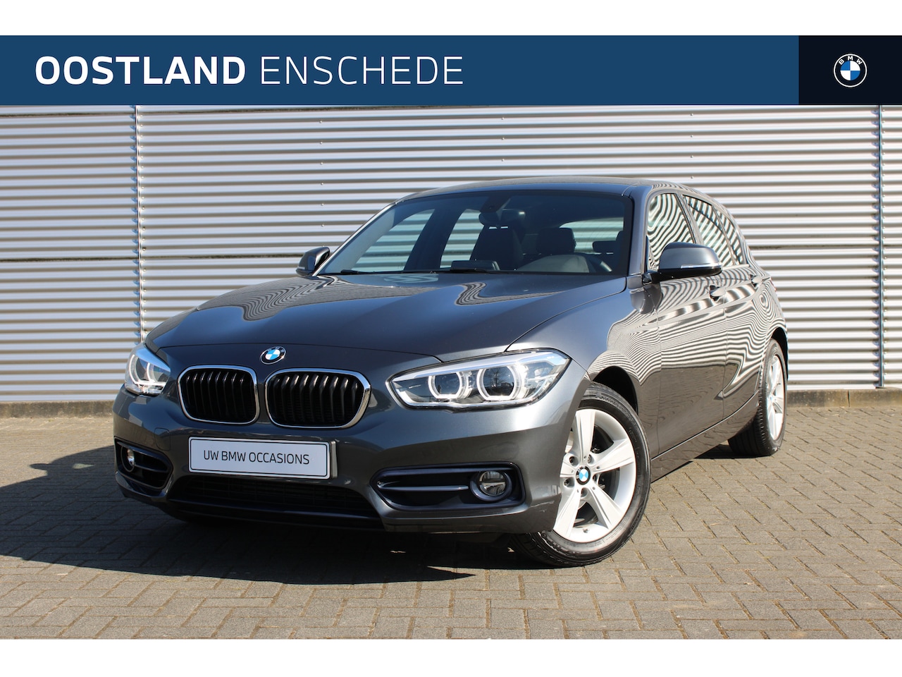 BMW 1-serie - 118i Executive Sport Line Automaat / Sportstoelen / LED / Cruise Control / Navigatie / Led - AutoWereld.nl