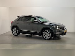 Volkswagen T-Roc - 1.5 TSI 150pk DSG R-Line Sport Panoramadak Virtual Cockpit Camera DAB+