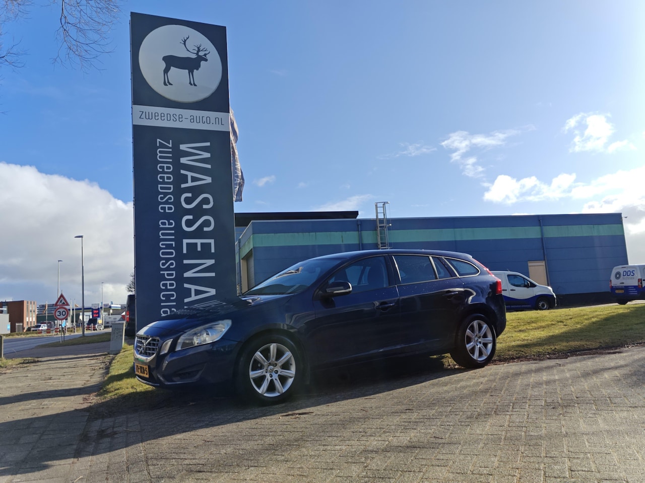 Volvo V60 - T3 Kinetic Business | Automaat | Trekhaak | - AutoWereld.nl