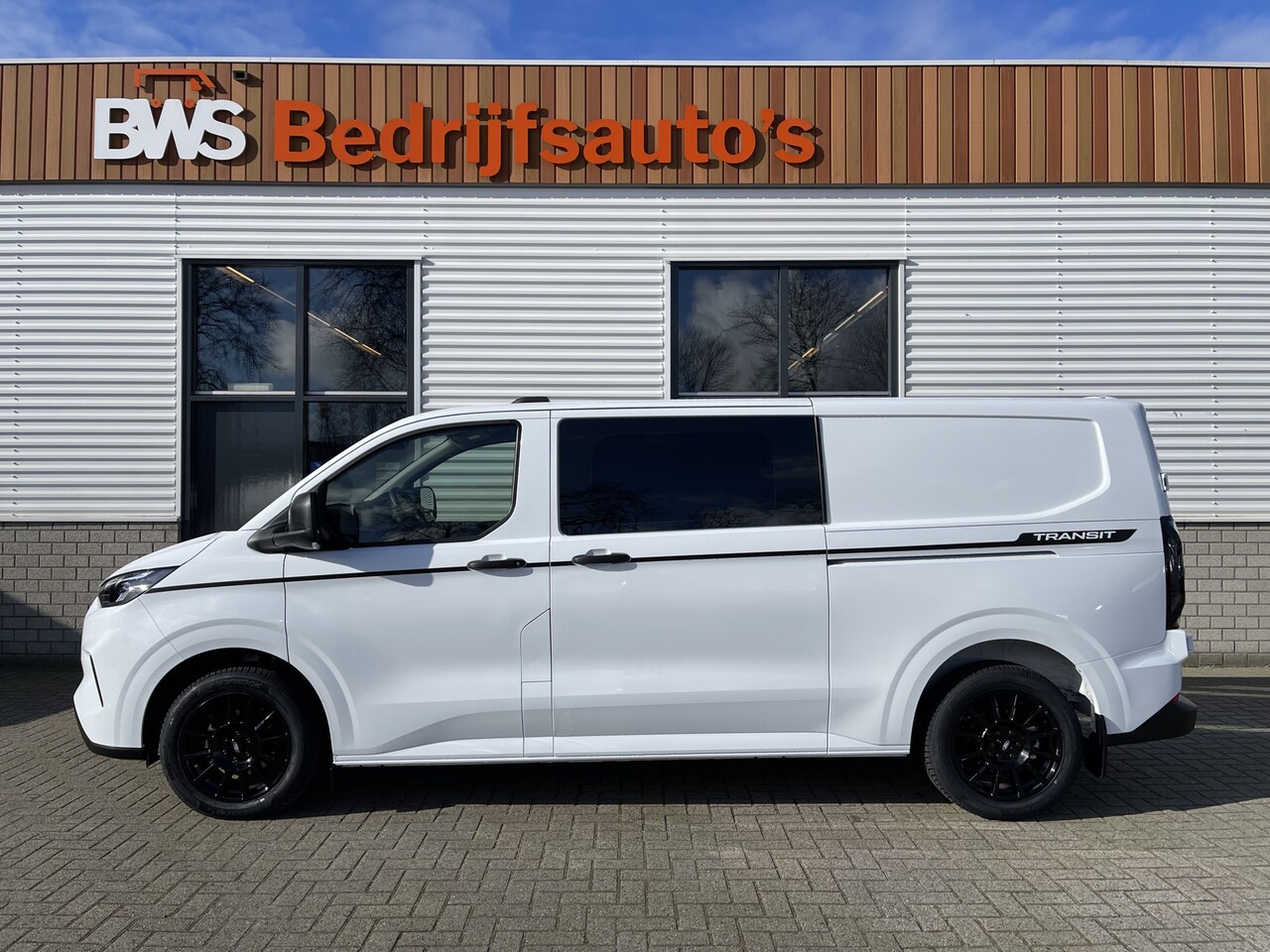 Ford Transit Custom - 340 2.0 TDCI 130pk L2H1 Sport originele DC 5 persoons / rijlklaar € 42.950 ex btw / lease - AutoWereld.nl