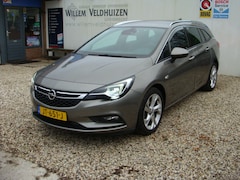 Opel Astra - 1.6 BiTurbo 200pk Innovation full option appleCarplay