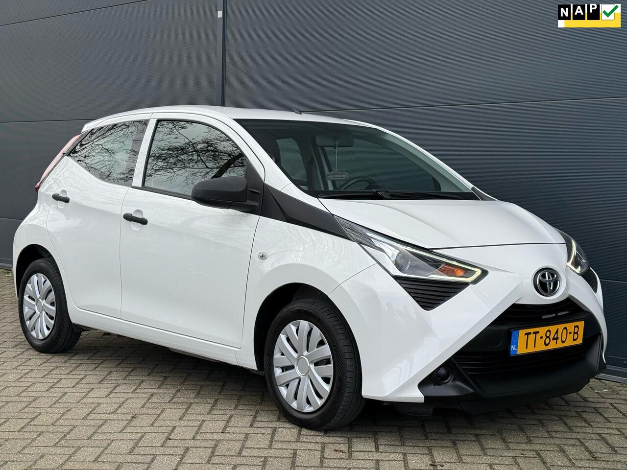 Toyota Aygo - 1.0 VVT-i x-fun 1STE EIGEN | ELEK RAMEN | AIRCO | BTW | NWE APK - AutoWereld.nl