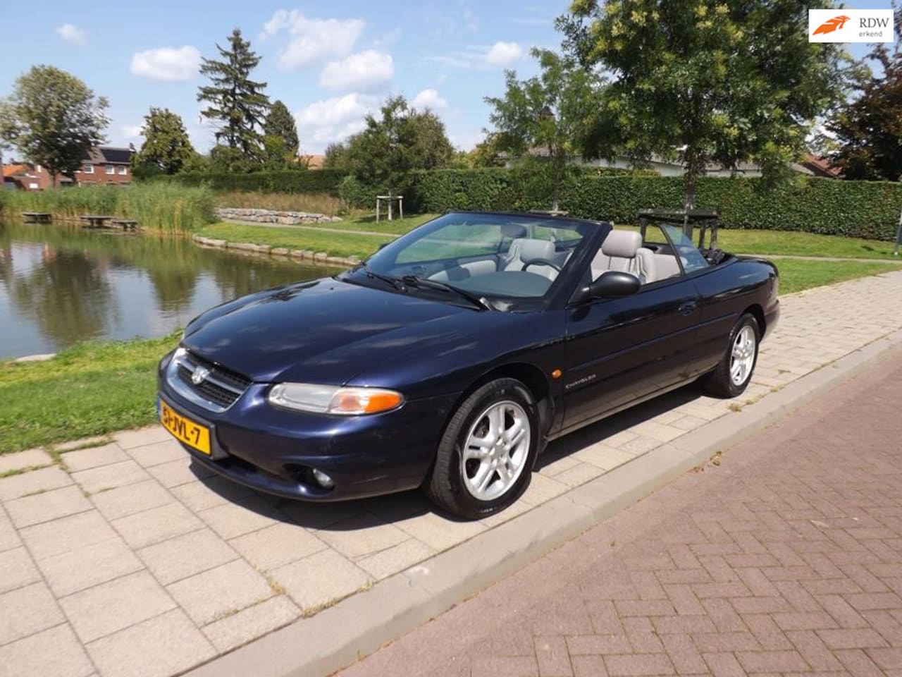 Chrysler Stratus - 2.5i V6 LX Convertible 2.5i V6 LX Convertible - AutoWereld.nl